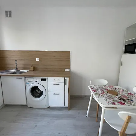 Les Geraniums Daire Nice